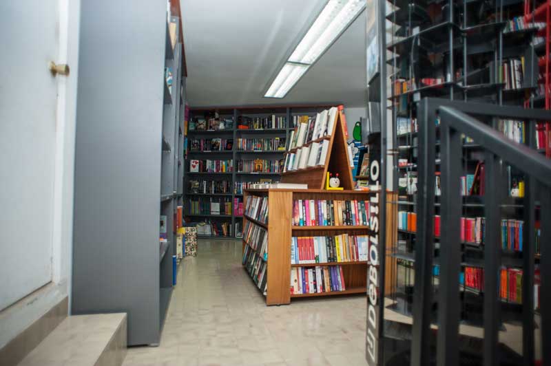 Fondo de libros de Dina4