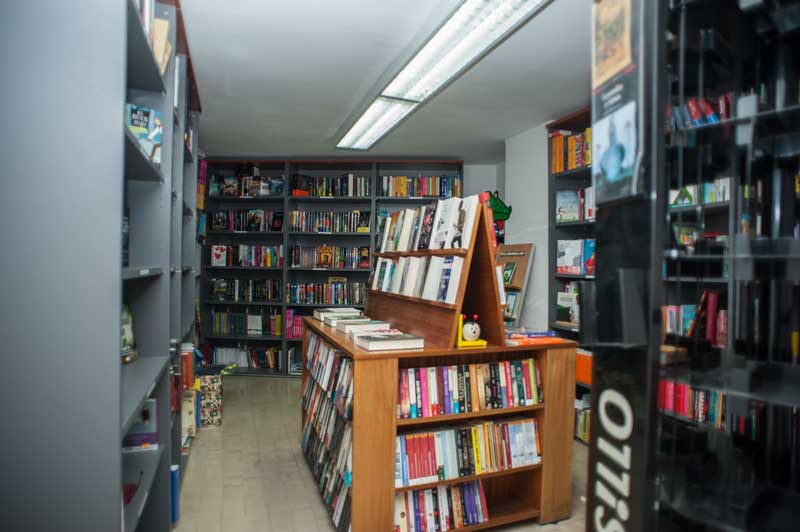 Fondo de libros de Dina4